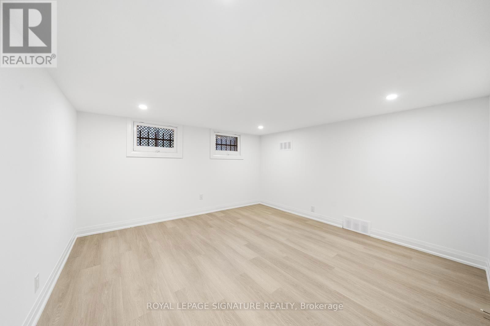 21 DONWOODS DRIVE Image 29