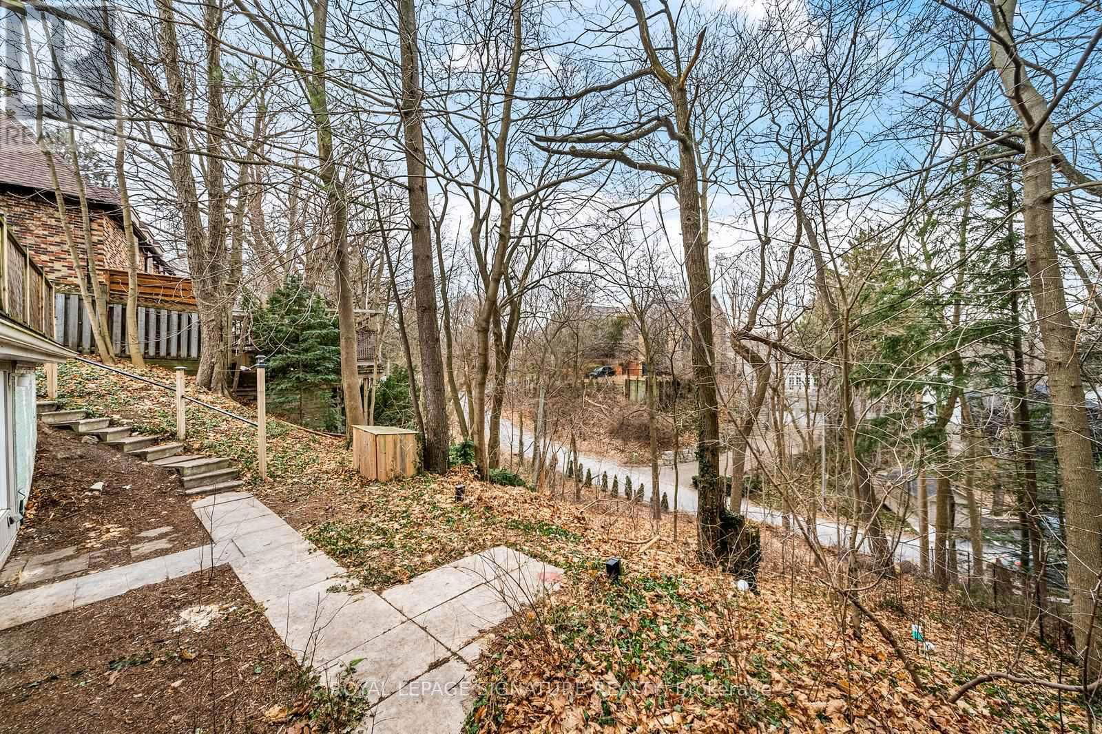 21 DONWOODS DRIVE Image 34