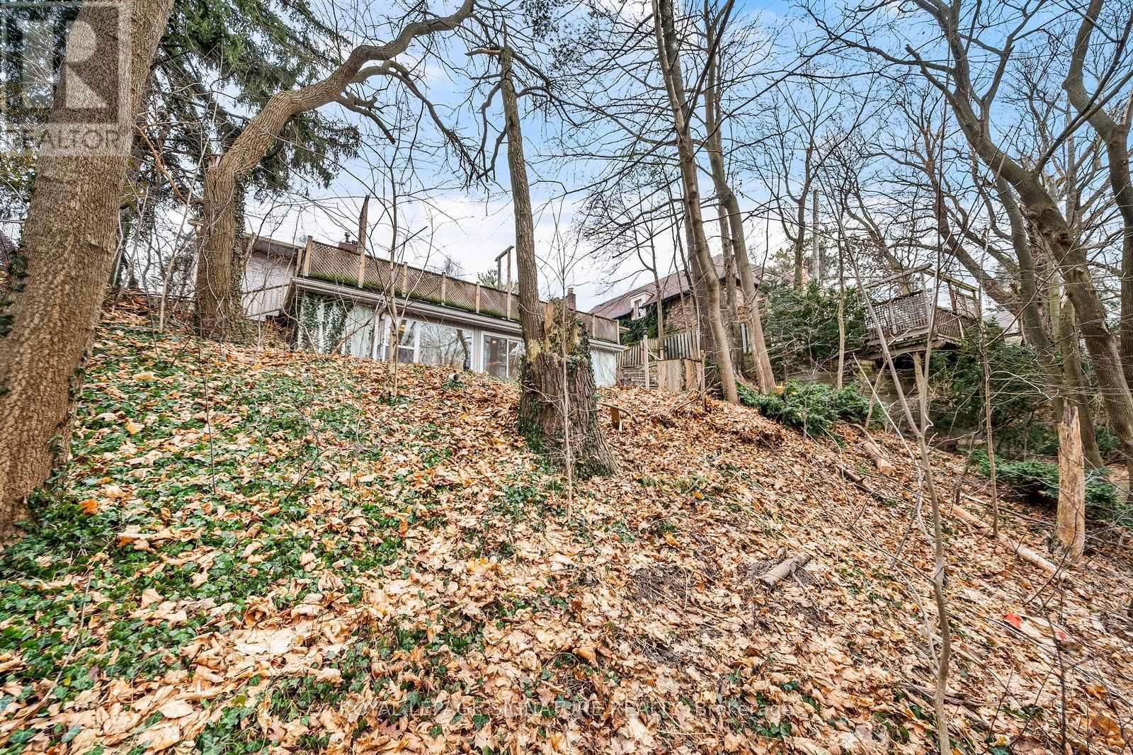 21 DONWOODS DRIVE Image 36