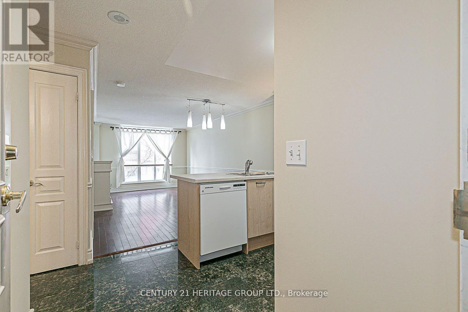 407 - 55 HARRISON GARDEN BOULEVARD SOUTH Image 8