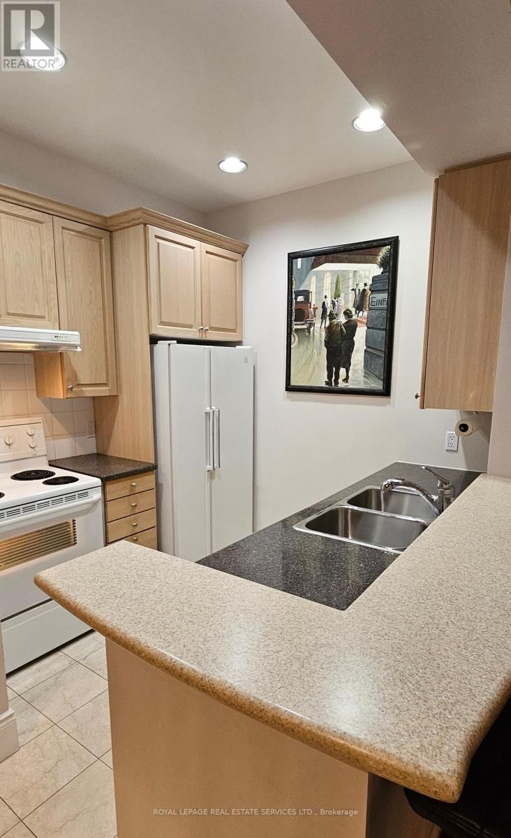 306 - 102 BLOOR STREET WEST Image 13