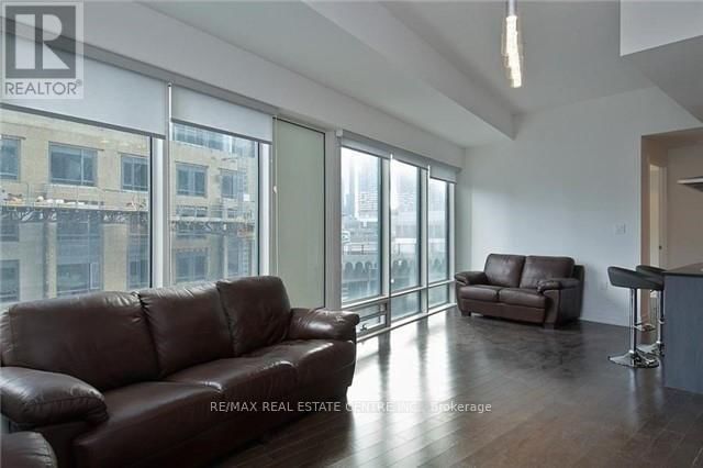307 - 8 THE ESPLANADE AVENUE Image 8