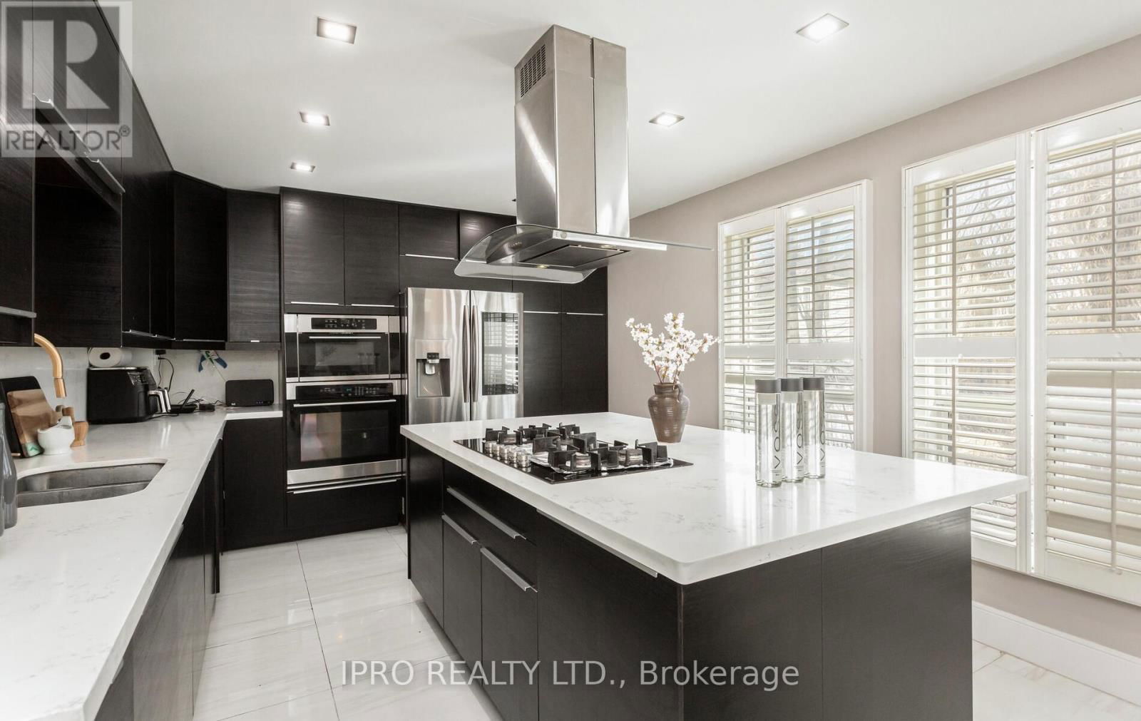 103 ALLINGHAM GARDENS Image 12