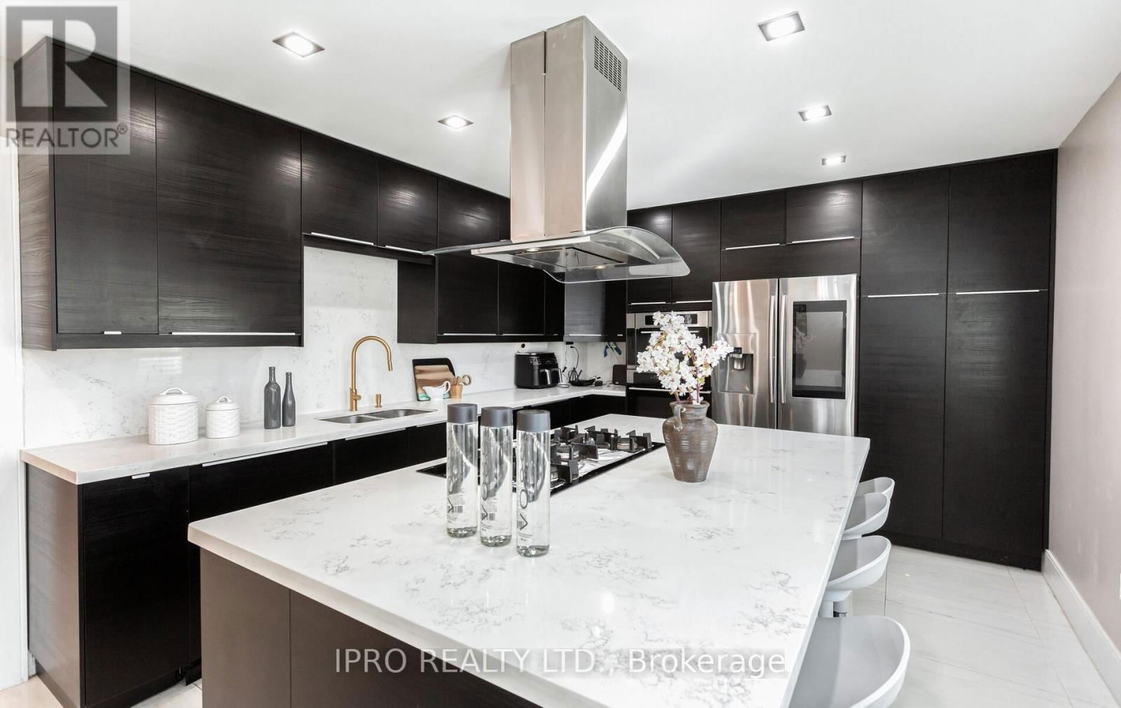 103 ALLINGHAM GARDENS Image 14