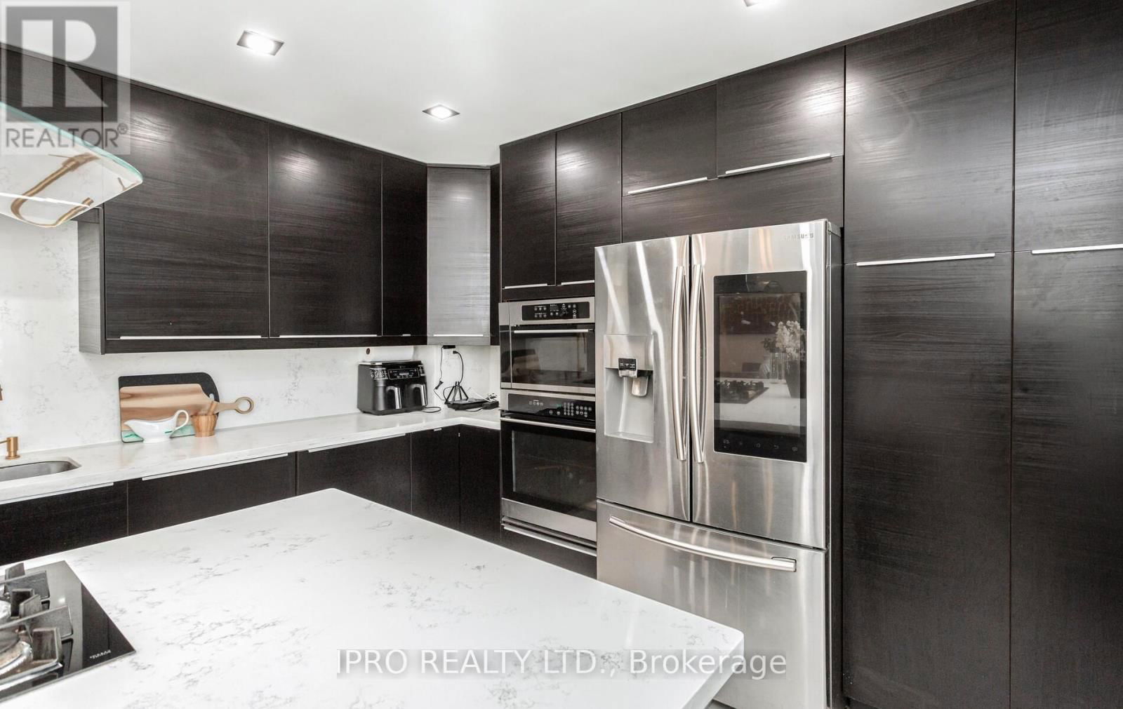103 ALLINGHAM GARDENS Image 15
