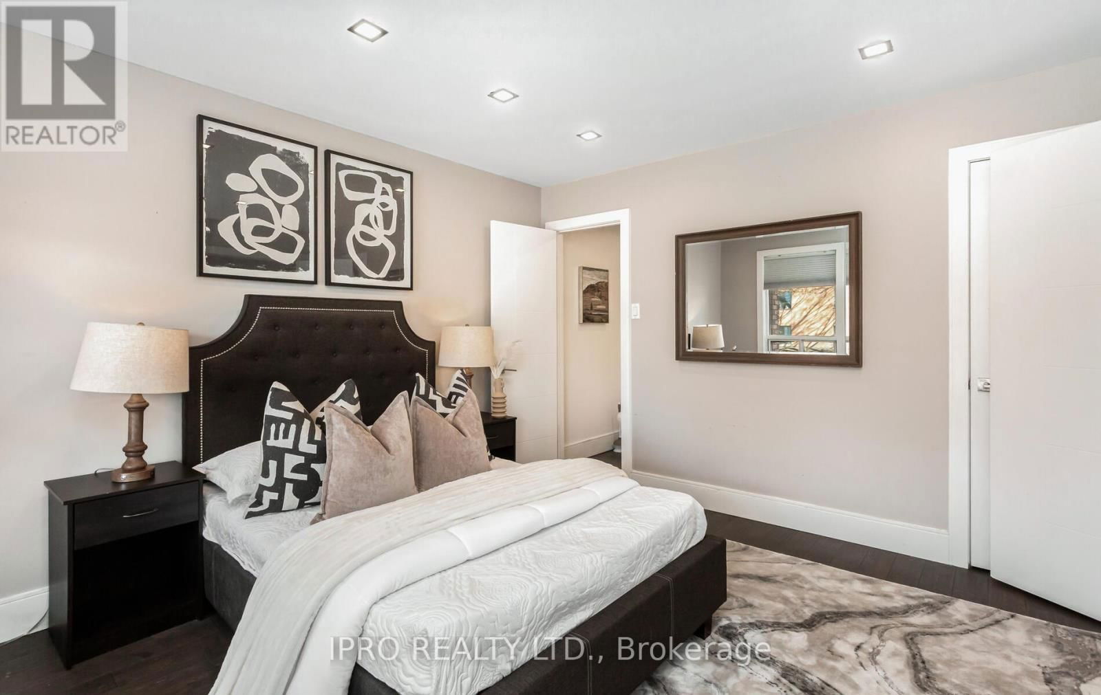 103 ALLINGHAM GARDENS Image 18