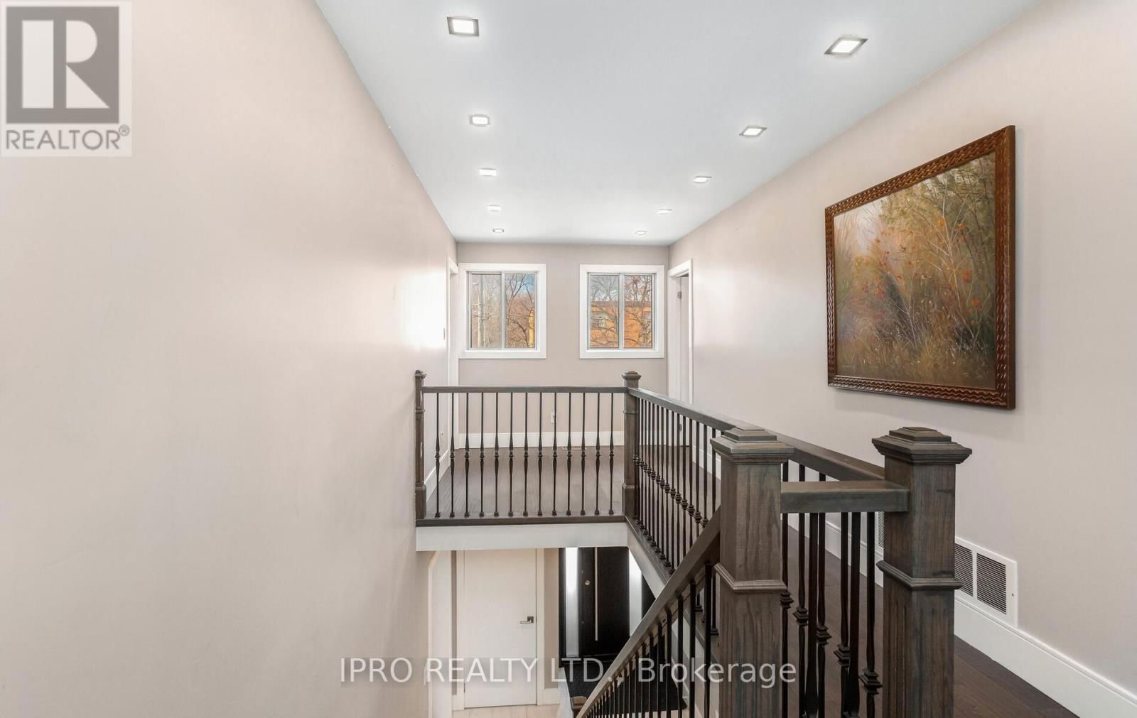 103 ALLINGHAM GARDENS Image 21