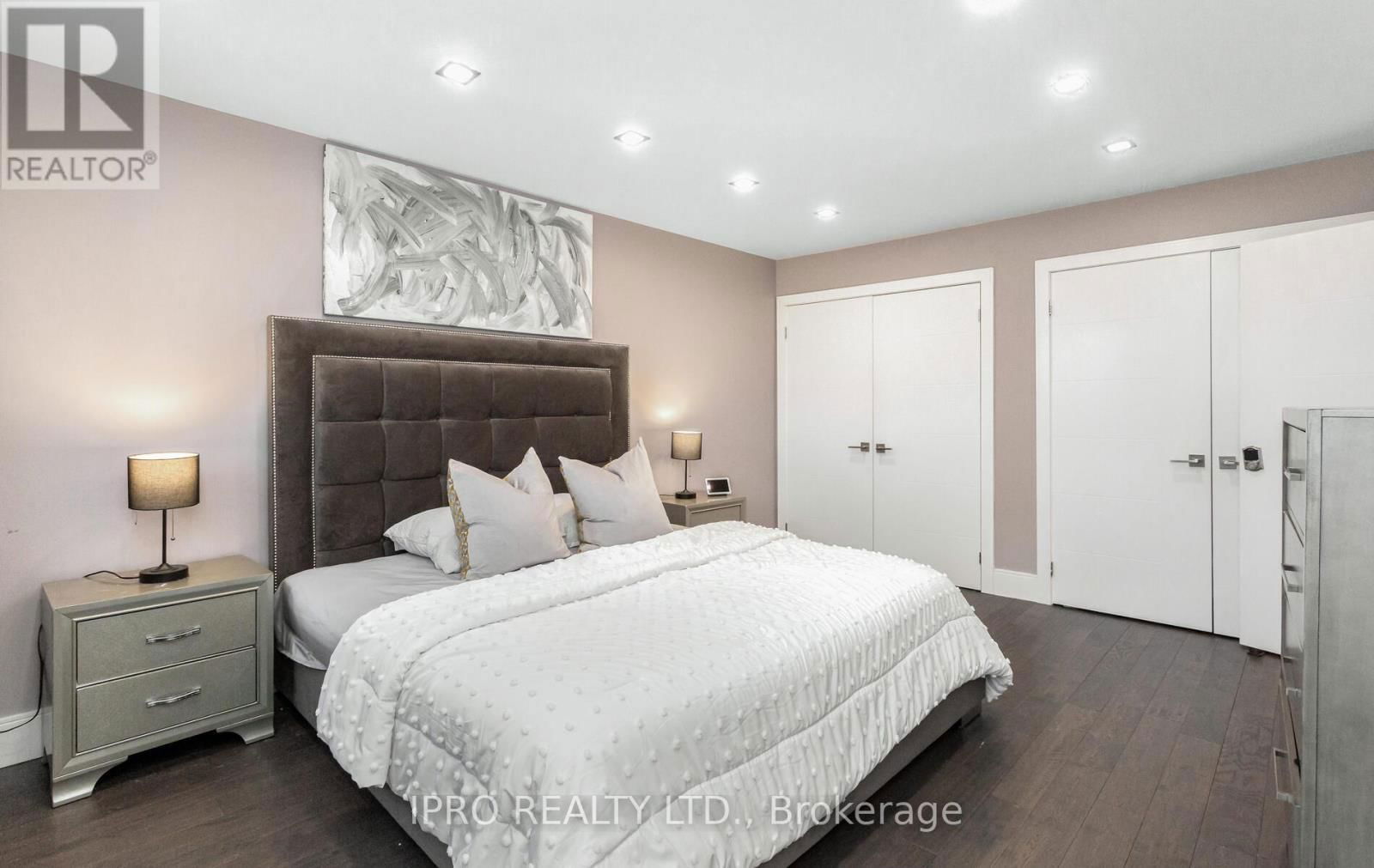 103 ALLINGHAM GARDENS Image 25