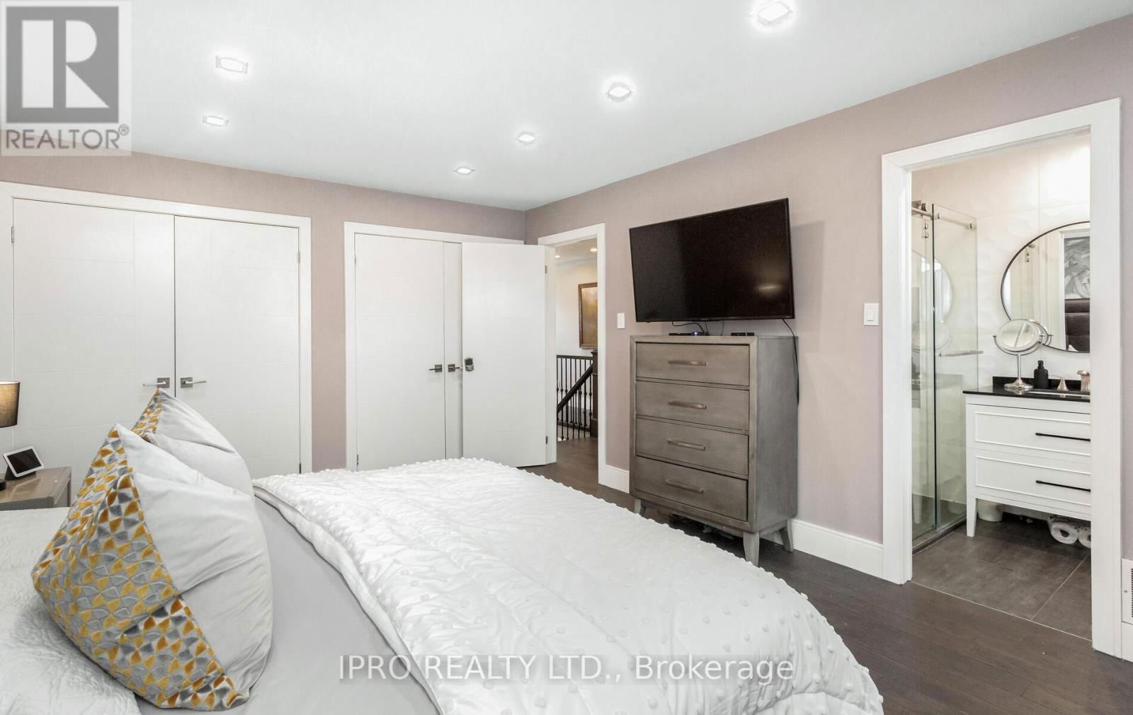 103 ALLINGHAM GARDENS Image 26