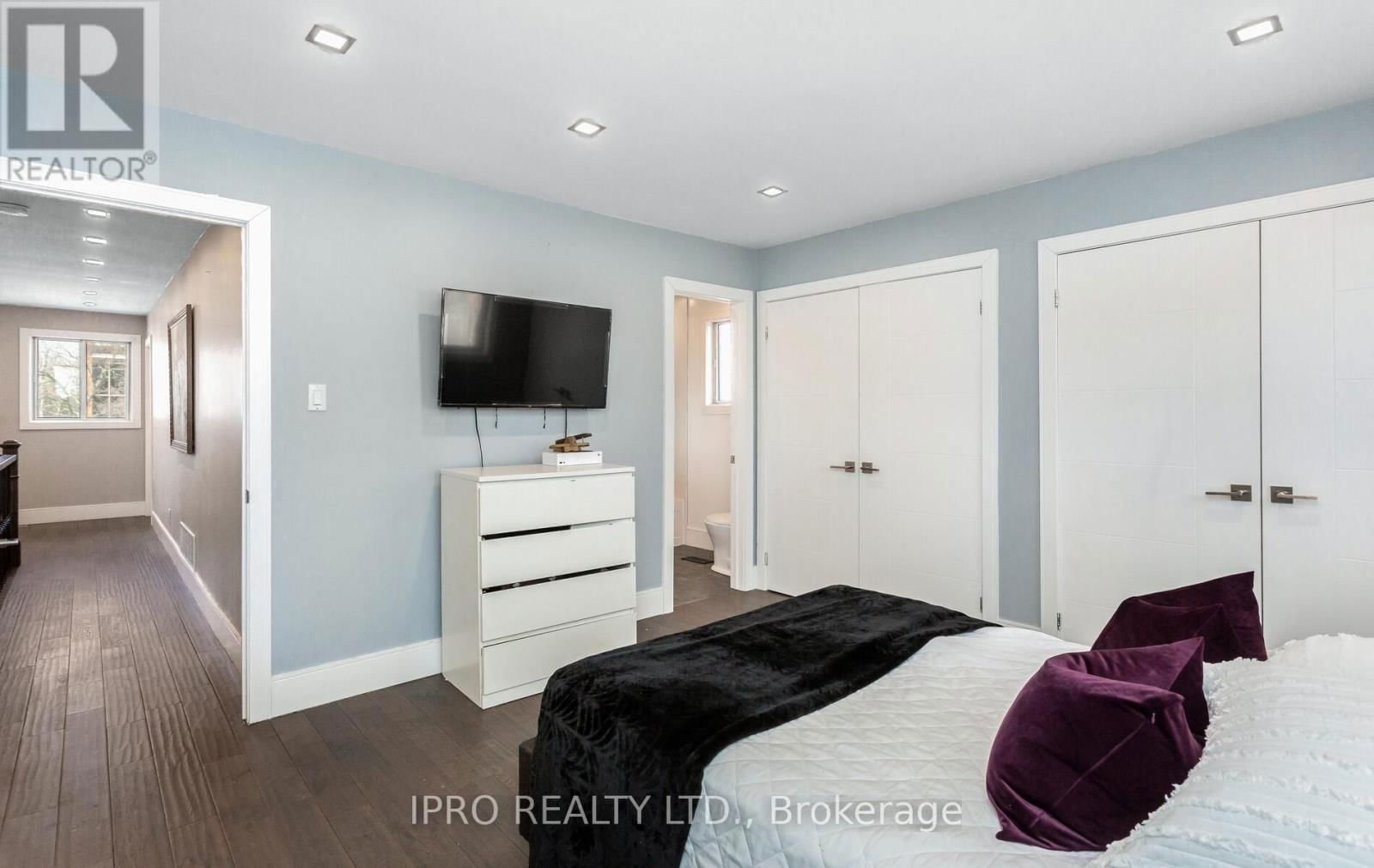 103 ALLINGHAM GARDENS Image 29