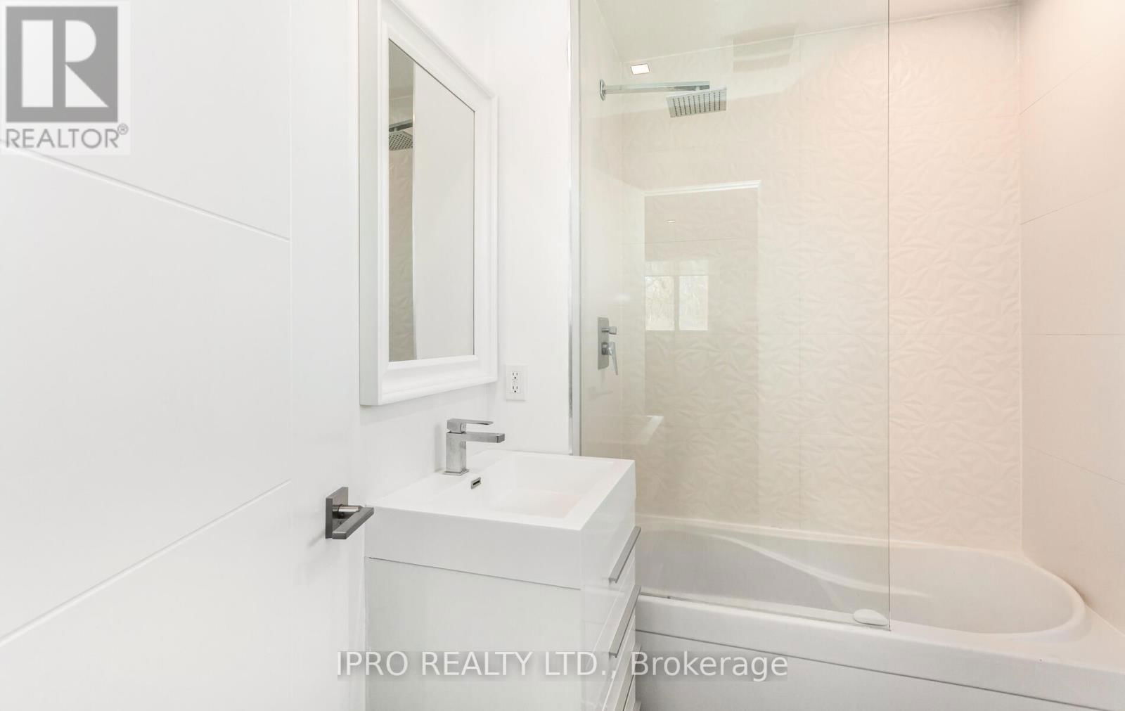 103 ALLINGHAM GARDENS Image 30