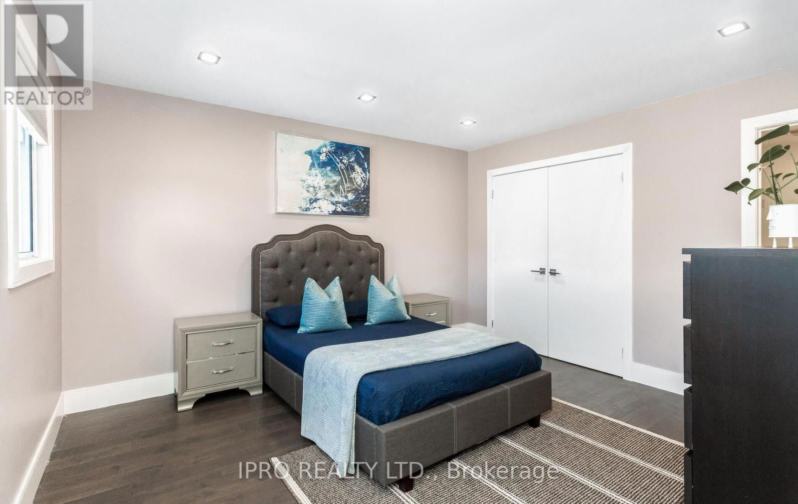 103 ALLINGHAM GARDENS Image 34