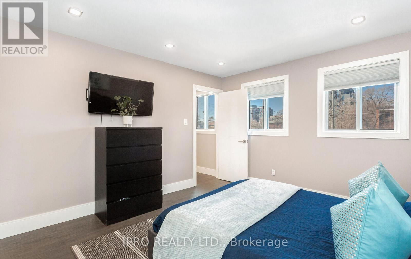 103 ALLINGHAM GARDENS Image 35