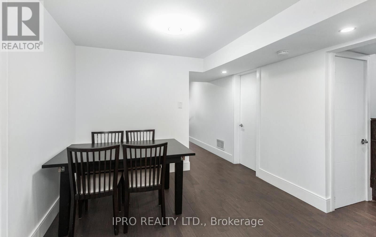 103 ALLINGHAM GARDENS Image 43