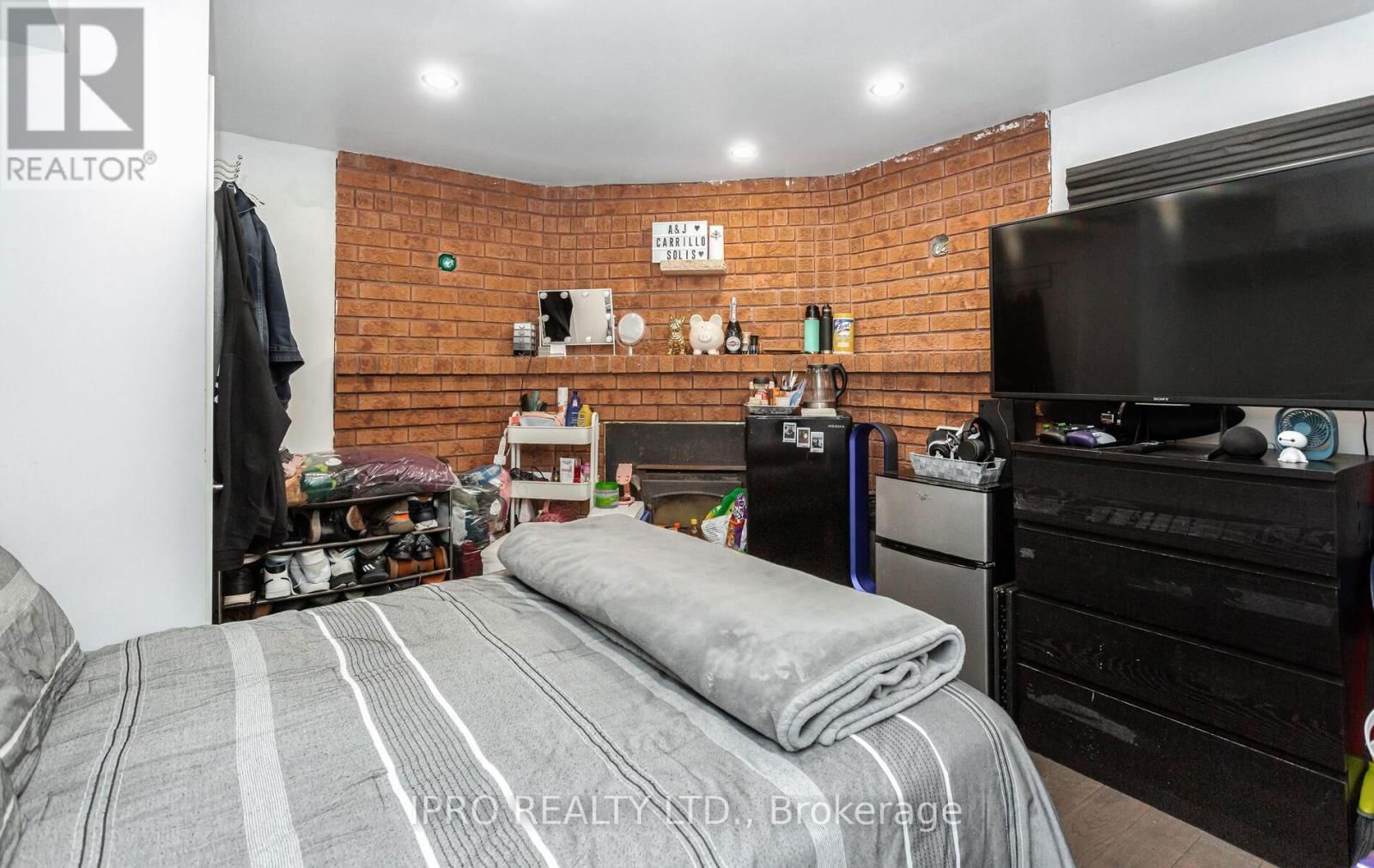 103 ALLINGHAM GARDENS Image 46