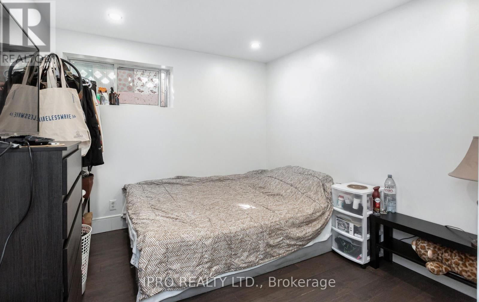 103 ALLINGHAM GARDENS Image 47