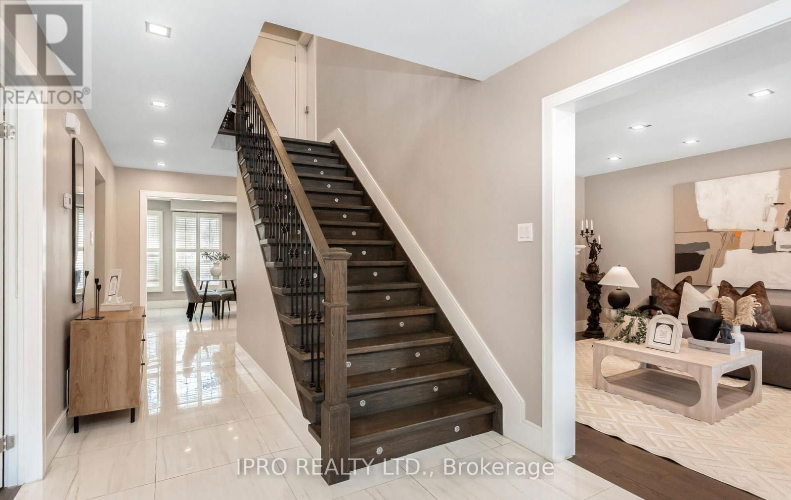 103 ALLINGHAM GARDENS Image 5