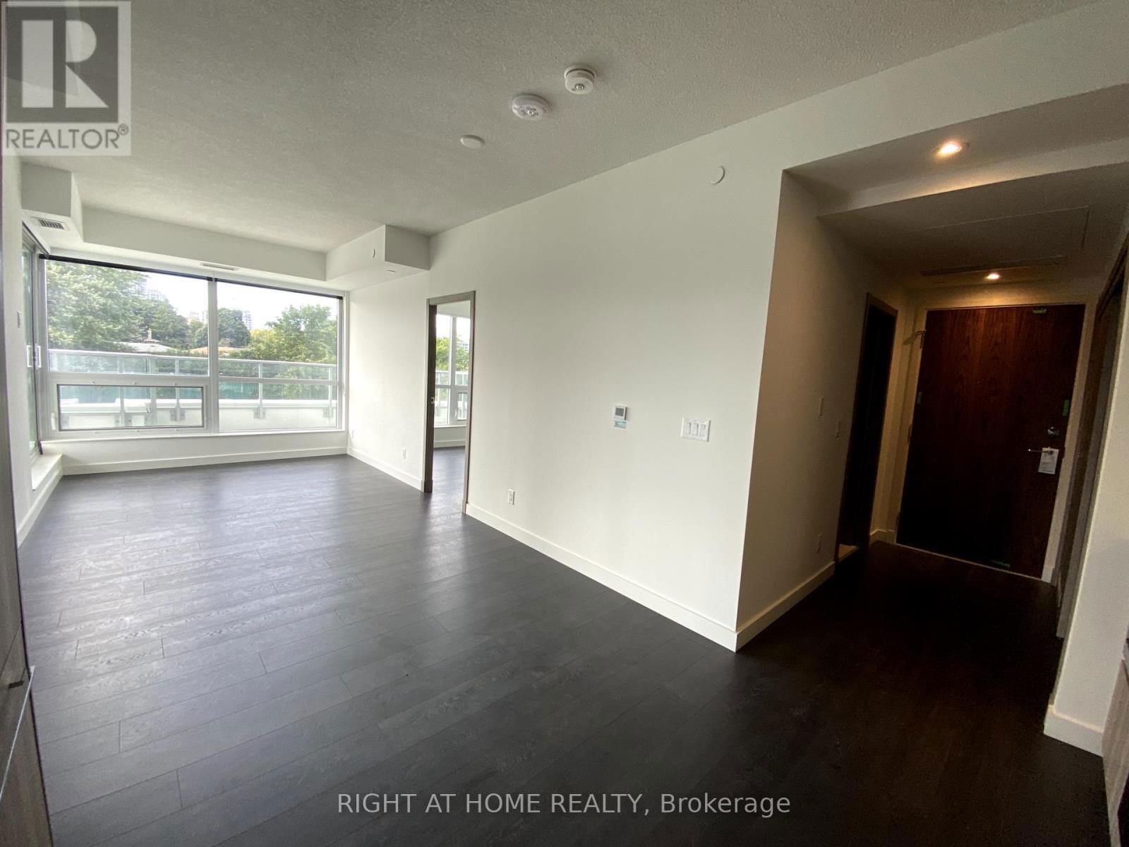606 - 25 MCMAHON DRIVE Image 13