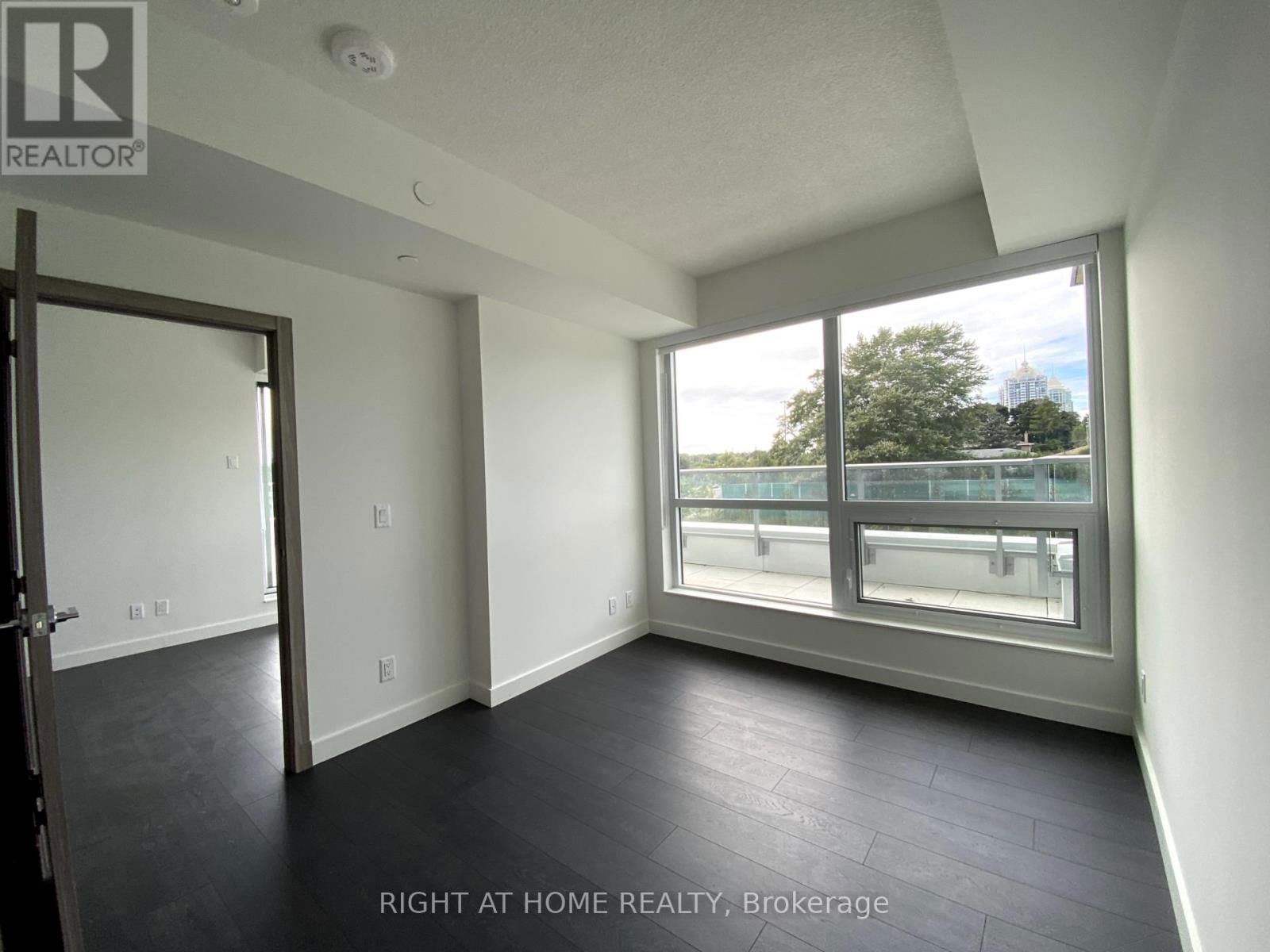 606 - 25 MCMAHON DRIVE Image 15