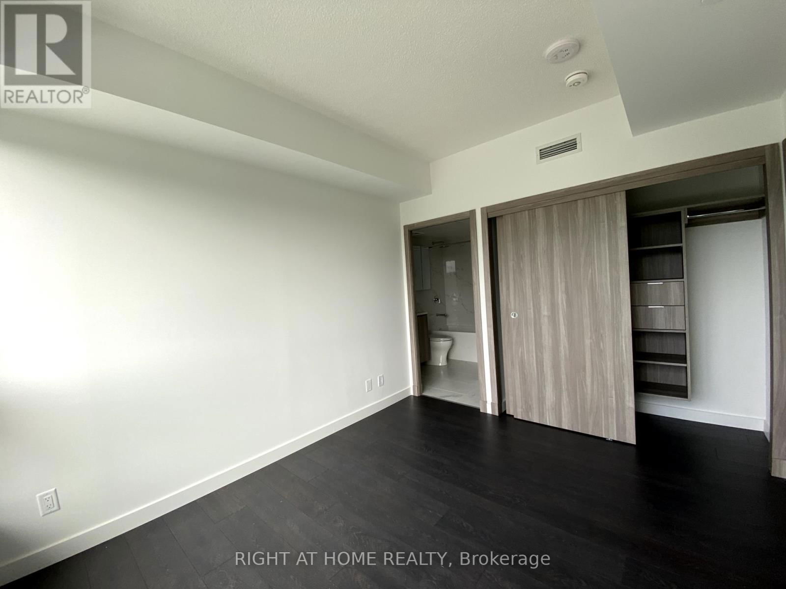 606 - 25 MCMAHON DRIVE Image 16