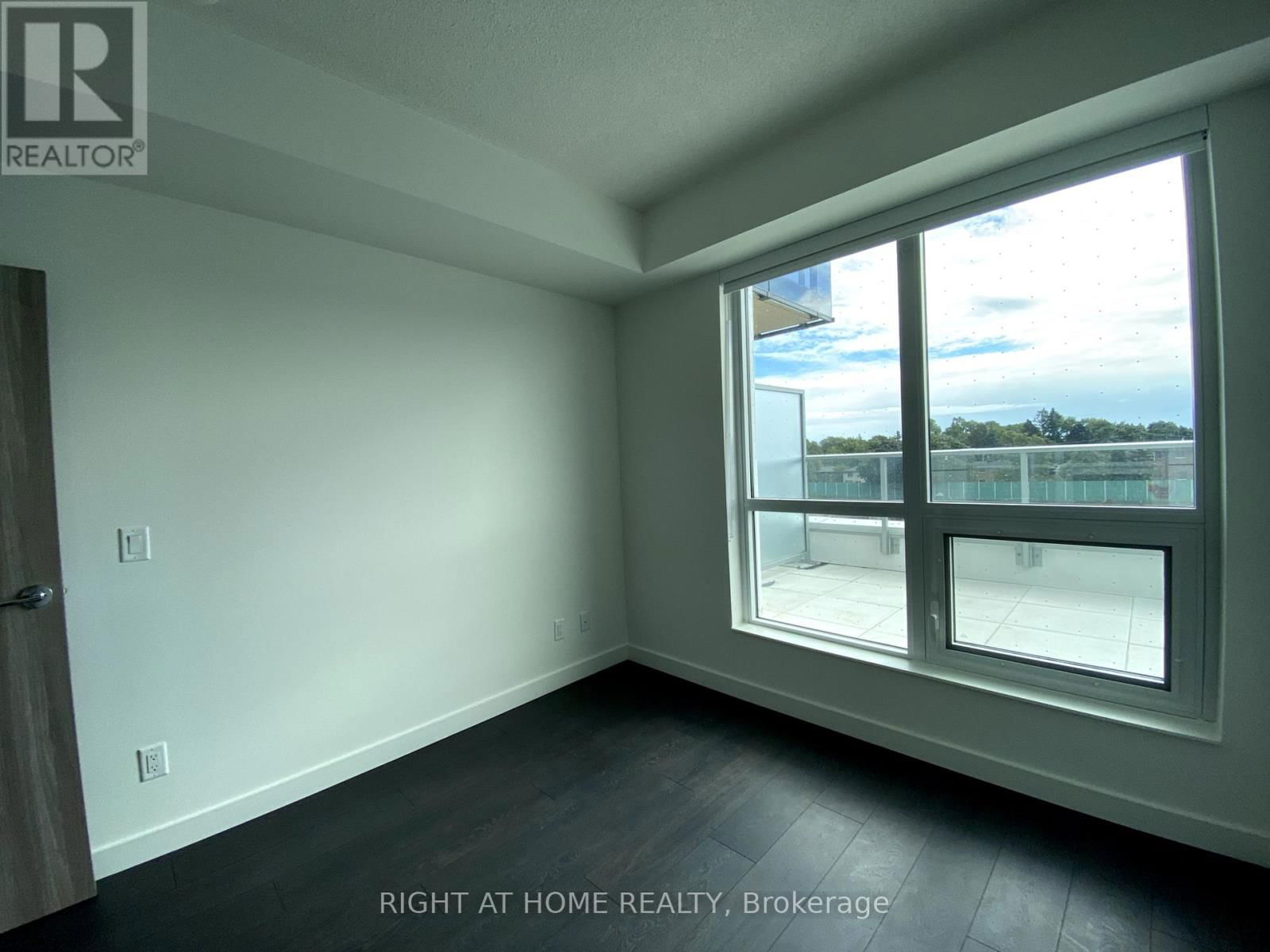 606 - 25 MCMAHON DRIVE Image 23