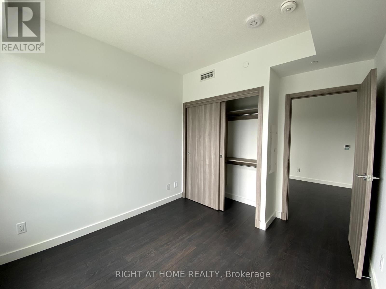 606 - 25 MCMAHON DRIVE Image 24
