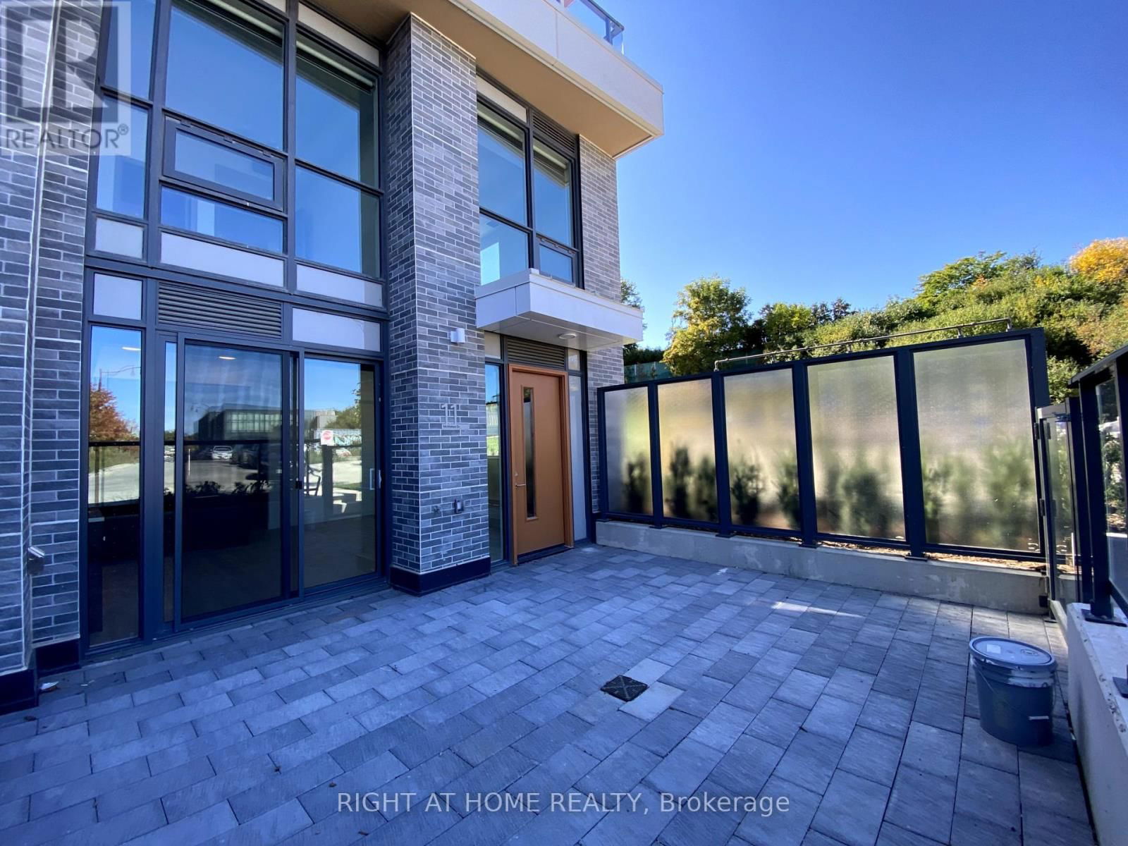 106 - 11 MCMAHON DRIVE Image 1