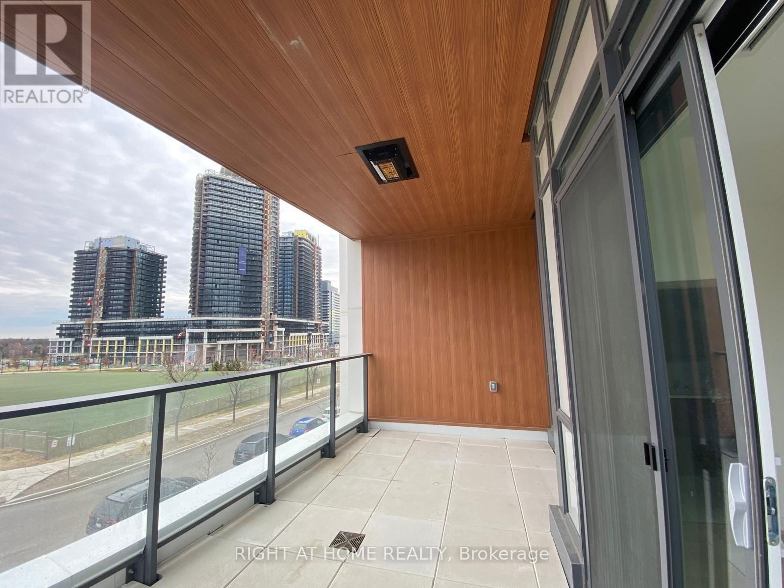 106 - 11 MCMAHON DRIVE Image 2