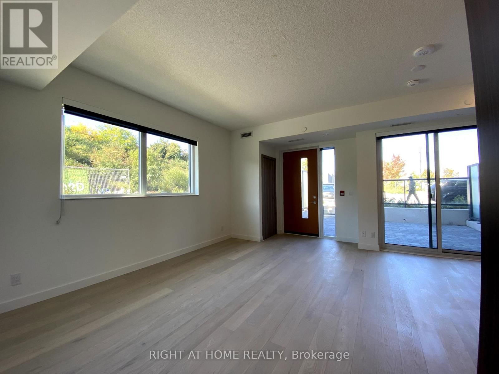 106 - 11 MCMAHON DRIVE Image 28