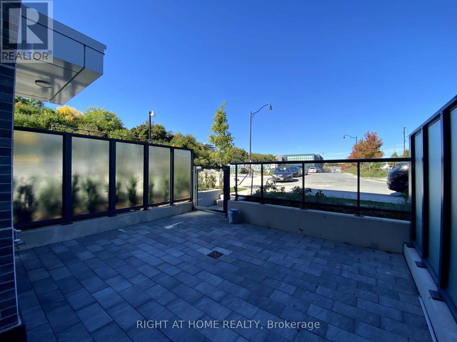 106 - 11 MCMAHON DRIVE Image 3
