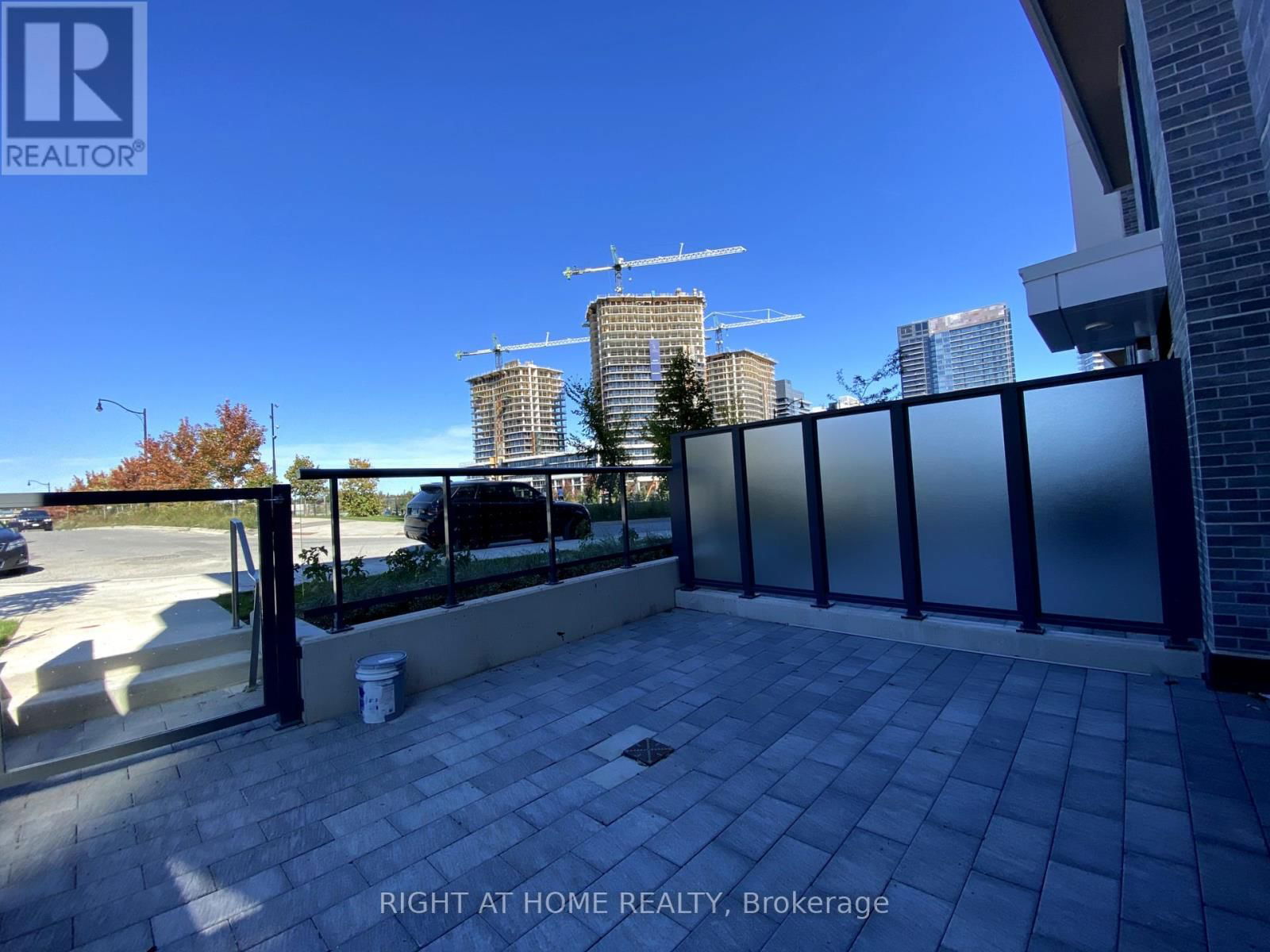 106 - 11 MCMAHON DRIVE Image 34