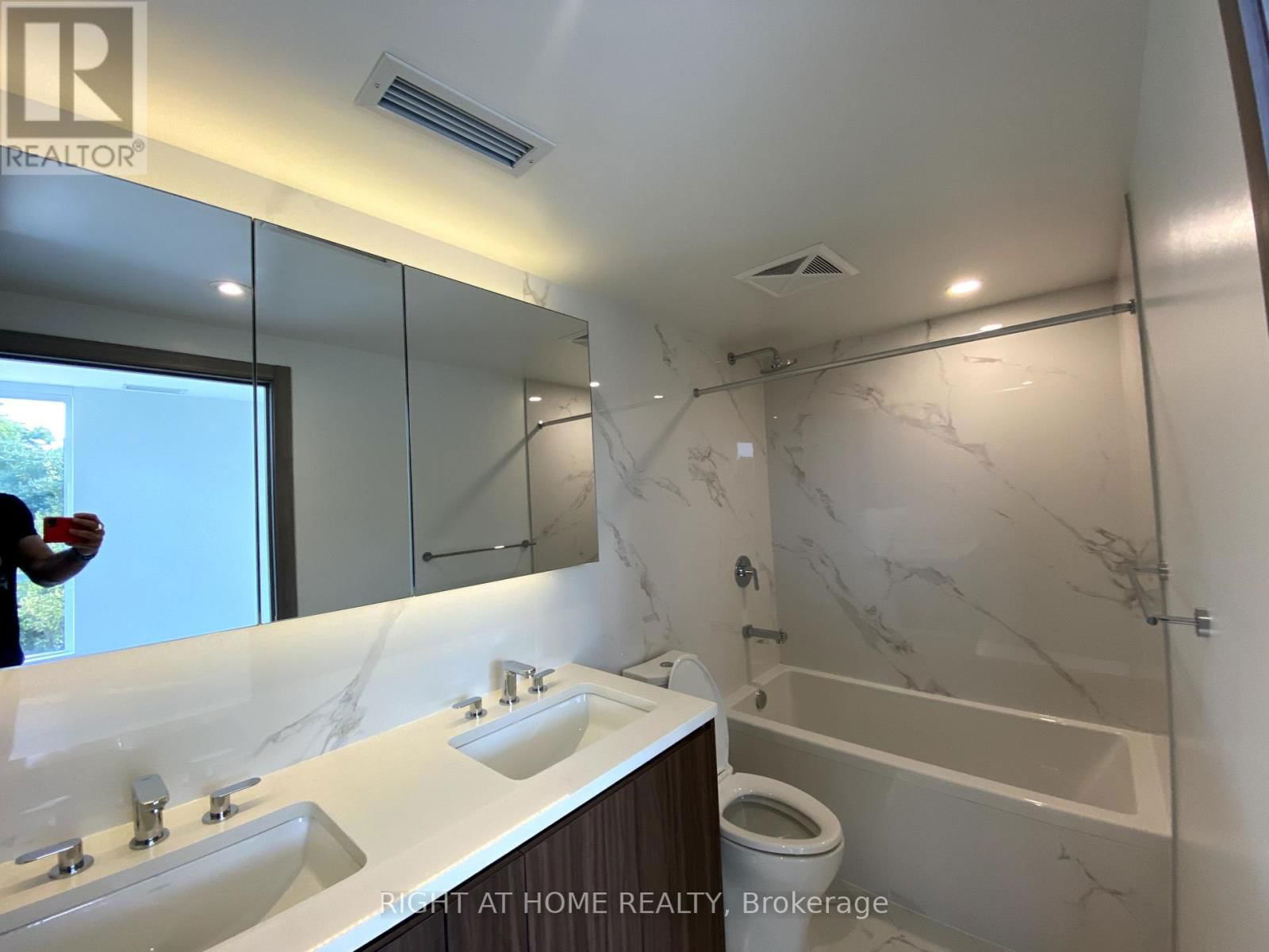 106 - 11 MCMAHON DRIVE Image 9