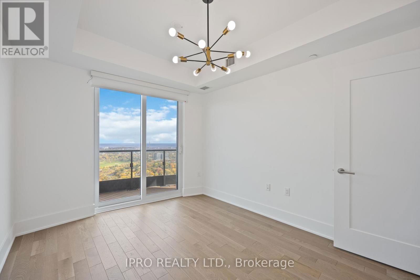 4218 - 585 BLOOR STREET EAST Image 6