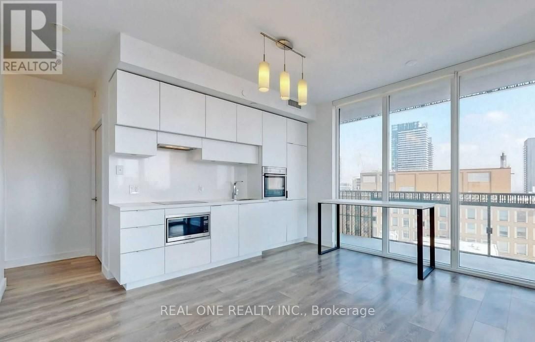 1011 - 8 EGLINTON AVENUE EAST Image 3