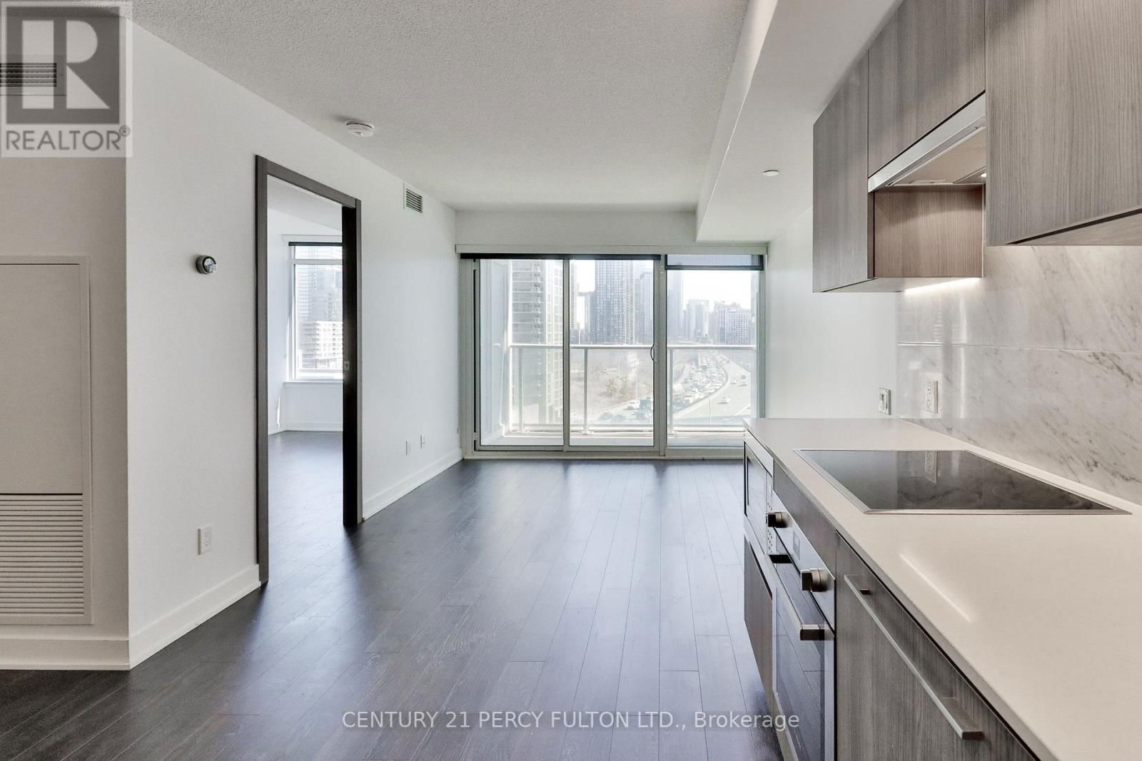 1107 - 19 BATHURST STREET Image 1