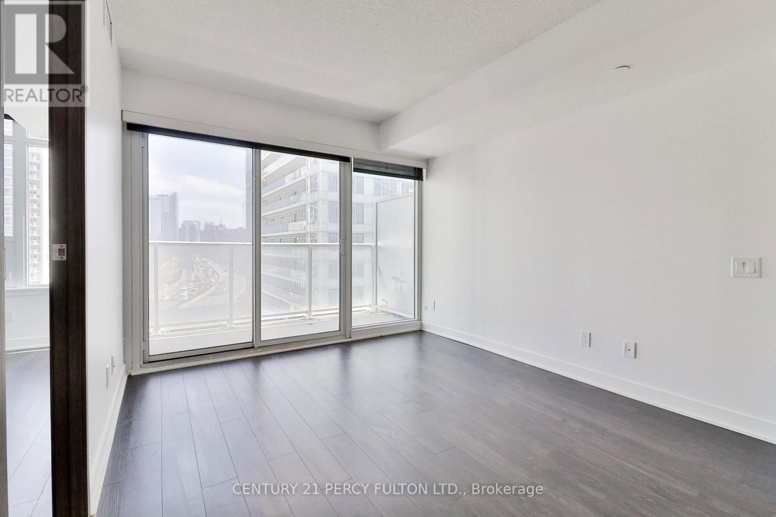 1107 - 19 BATHURST STREET Image 8