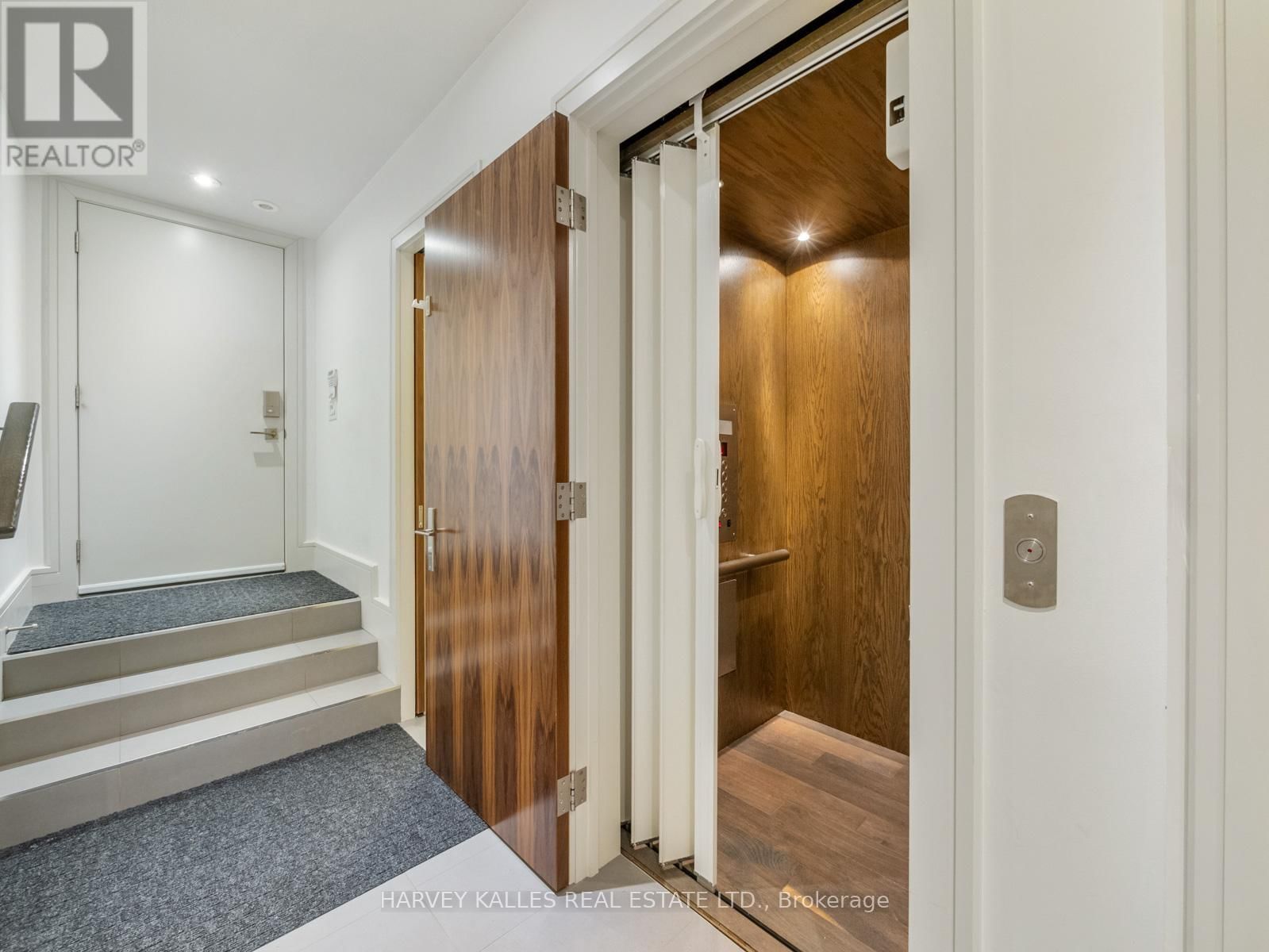 2506 BAYVIEW AVENUE Image 14