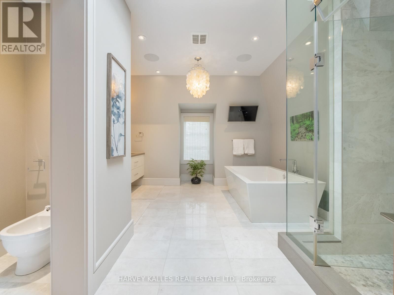 2506 BAYVIEW AVENUE Image 18