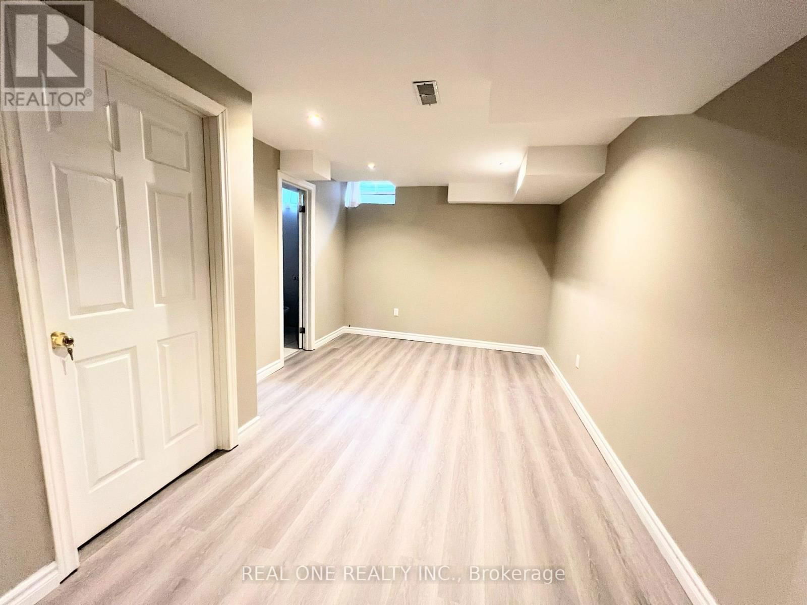 21B BRIAN DRIVE Image 16