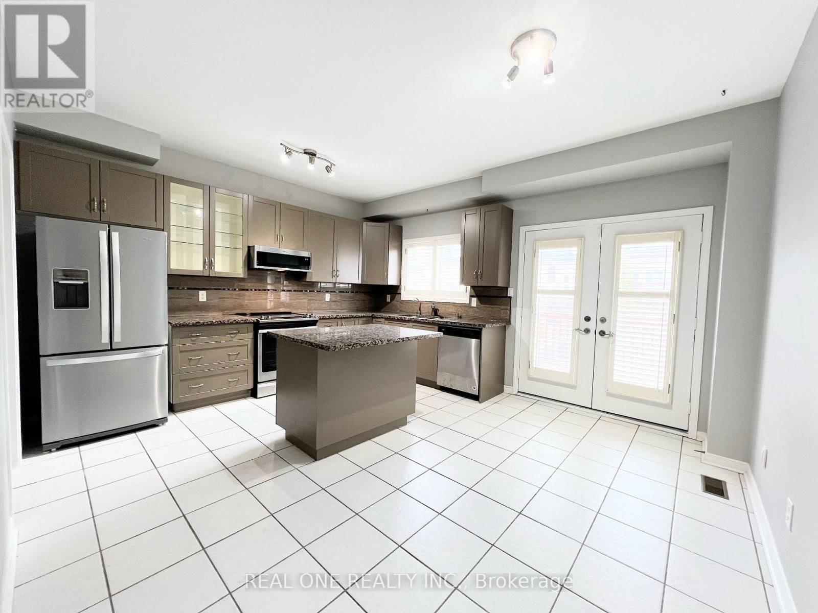21B BRIAN DRIVE Image 4