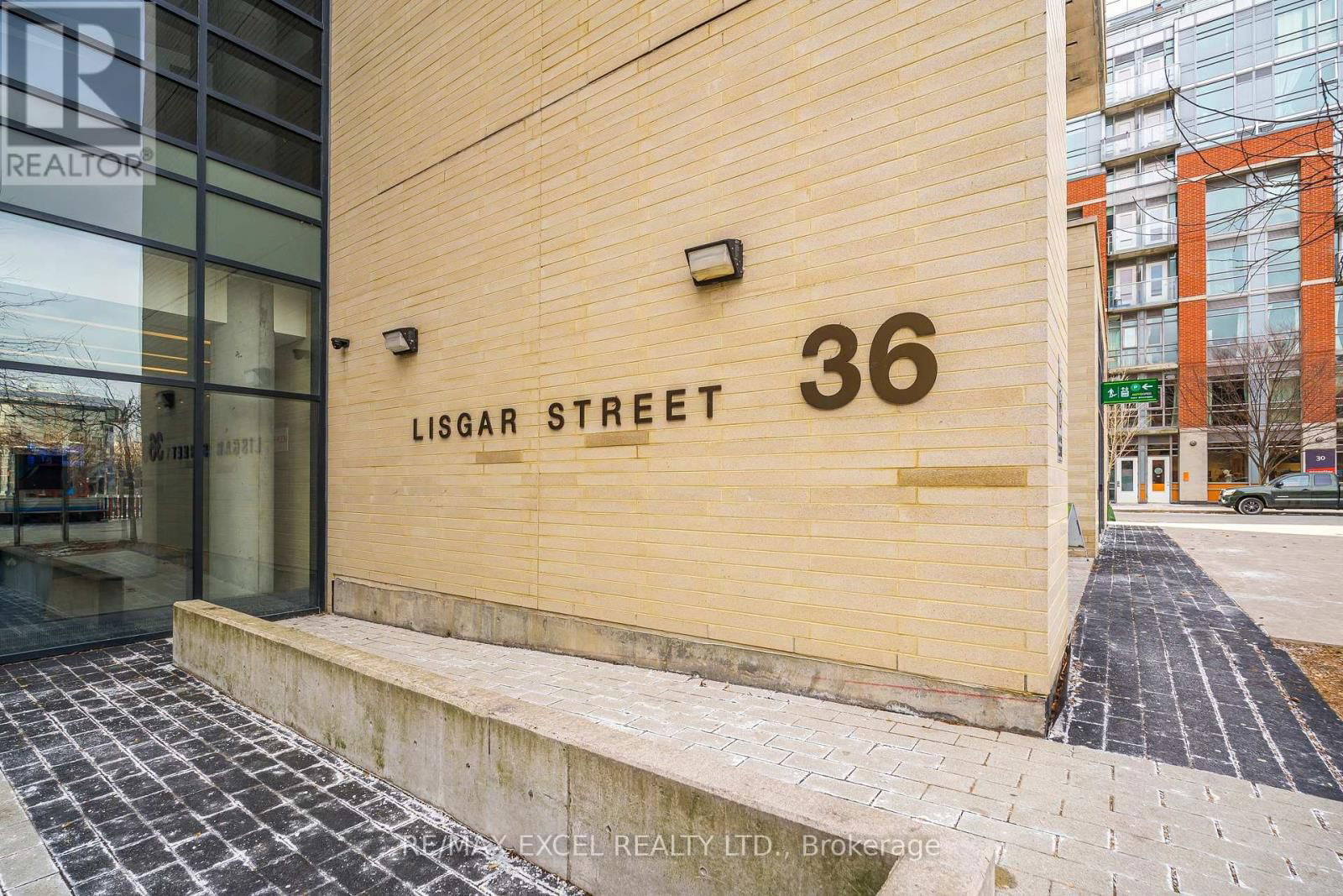 #821W - 36 LISGAR STREET Image 2
