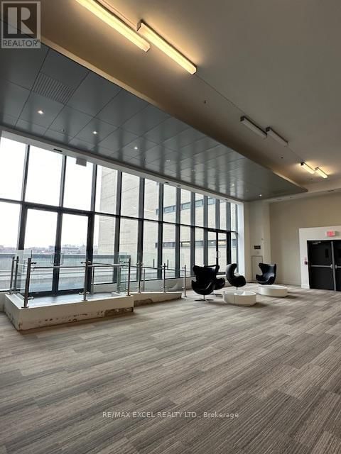 #821W - 36 LISGAR STREET Image 27