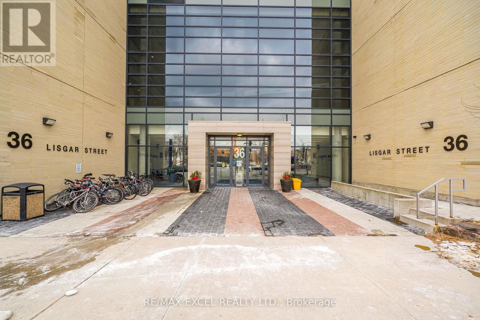 #821W - 36 LISGAR STREET Image 3