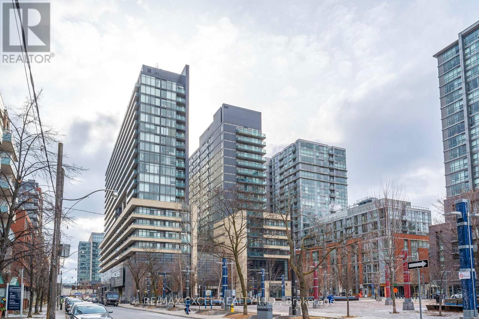 #821W - 36 LISGAR STREET Image 4