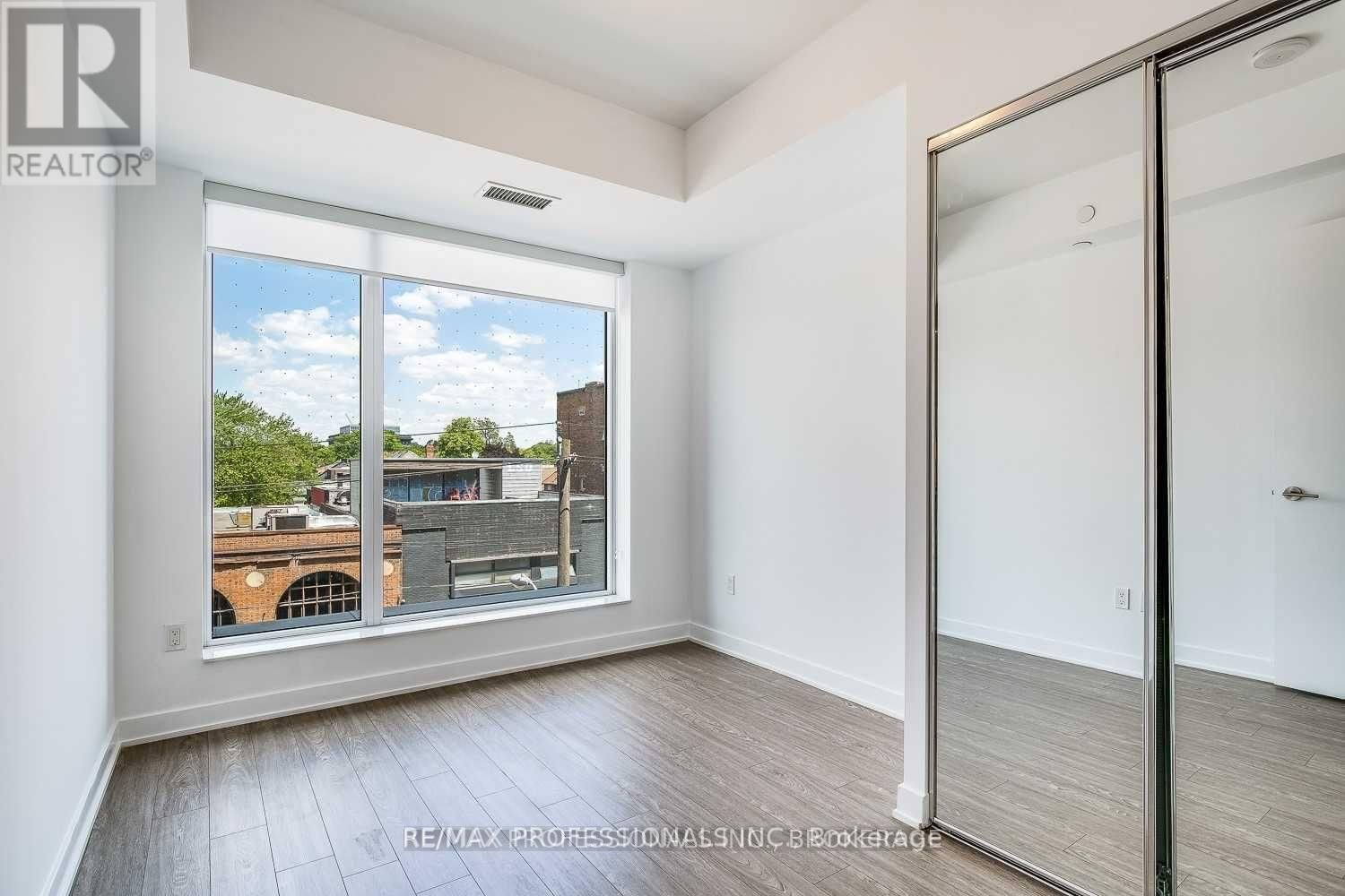 411 - 106 DOVERCOURT ROAD Image 14