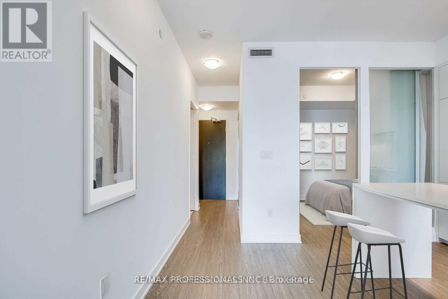 411 - 106 DOVERCOURT ROAD Image 2