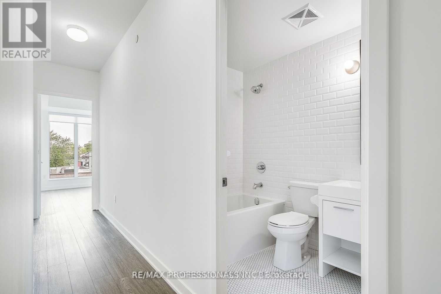 411 - 106 DOVERCOURT ROAD Image 20