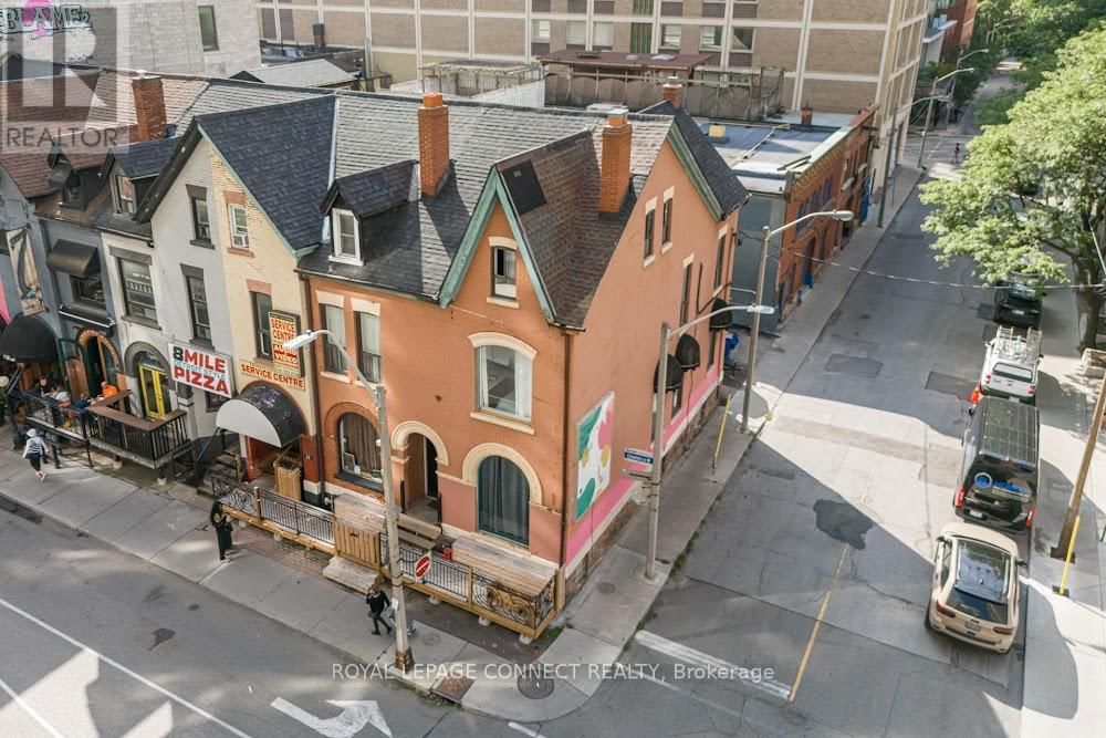 11-13 CHARLES STREET WEST Image 9