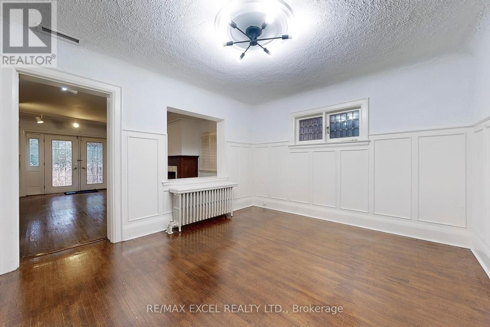 317 WARREN ROAD Image 10