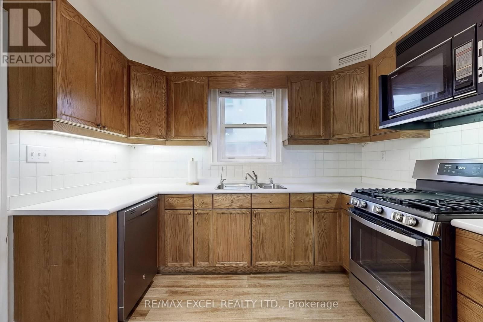 317 WARREN ROAD Image 16